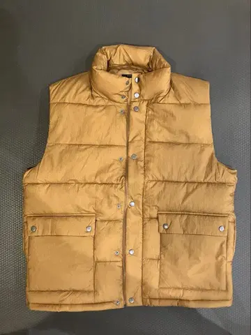 베이지 후드 부착 다운 베스트 발열 기능