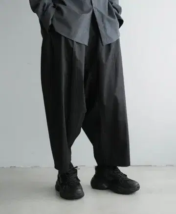 [ 미사용 새상품 ] CTHY 와이드앵클팬츠 블랙 사이즈 2