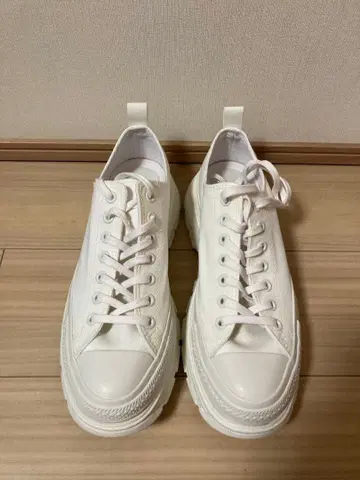 미사용 새상품 CONVERSE ALL STAR 화이트 스니커즈