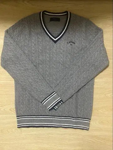 새상품급 Callaway 케이블 짜임 V넥 스웨터 그레이