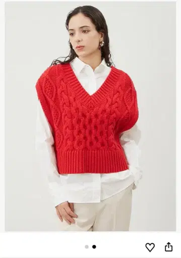 새상품 미사용 택 포함 미라 오웬 크롭 V넥 케이블 니트 베스트