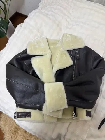 무스탕 자켓 MURUA