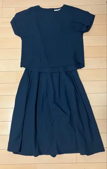 자유구 네이비 스커트 셋업