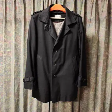 블랙 스텐카라 코트 견장 부착