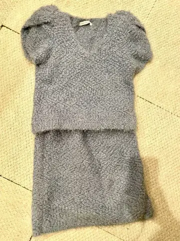 BONICA DOT 블루 슬리브리스 상의