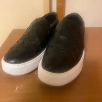 [ 눈알 ] 울 레더 슬립온 블랙