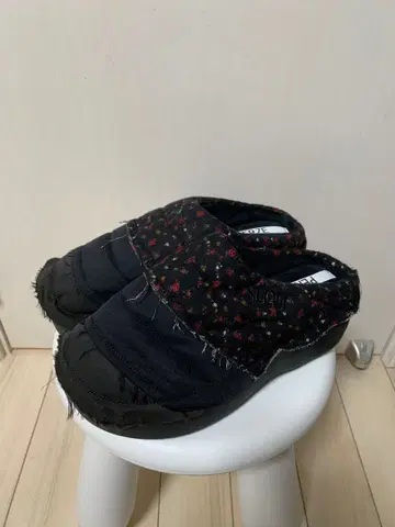PERVERZE SUBU 꽃무늬 슬립온 블랙 사이즈 1