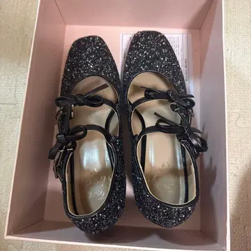 Treaturself 리본 걸리시 펌프스