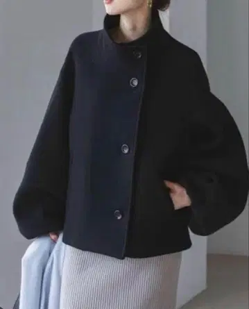 [ 새상품급 ] NOBLE 멜톤 퍼프 슬리브 숏코트 블랙