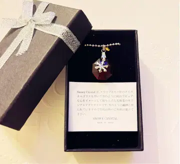 SNOWY CRYSTAL 스와로브스키 크리스탈 유리 눈꽃송이 목걸이