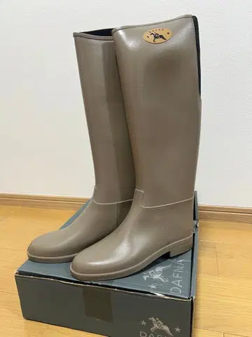 DAFNA 베이지 롱 부츠 23cm