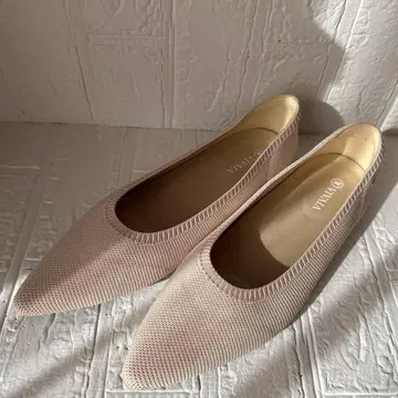 미사용 [VIVAIA] 스틸레토 플랫 발레 슈즈 40 베이지