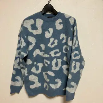 EMODA 레오파드 무늬 긴팔 스웨터