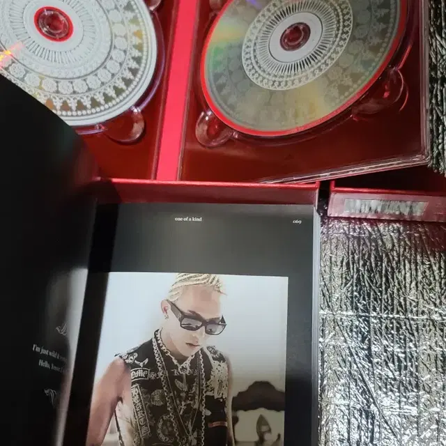 지드래곤 원오브어카인드 DVD 앨범 최저가 팝니다!