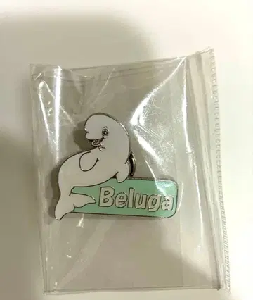 카모가와 씨월드 한정판 벨루가 핀 배지