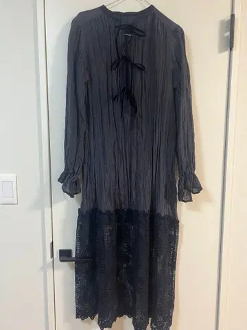 네이비 원피스 레이스 장식 muveil