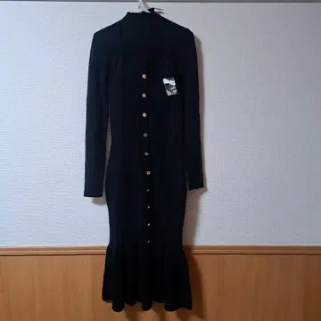 블랙 니트 원피스 긴팔 플레어 밑단