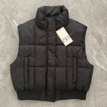 새상품 ZARA 숏 퀼트 베스트 L 블랙