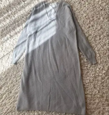 FRAY I.D 니트 원피스 V넥 울 혼방 파스텔 블루