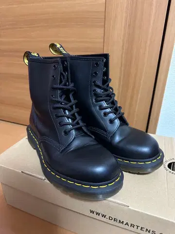닥터마틴 1460smooth 8홀 EU37