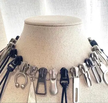 xu dog 지퍼 참 목걸이