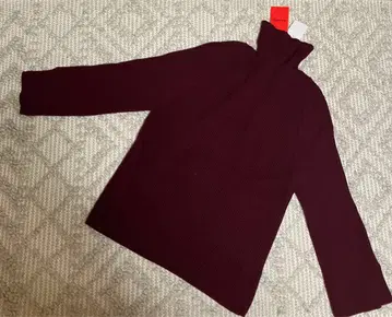 택 포함 새상품 Max&Co. 리브 니트 하이넥 크림슨 M 사이즈