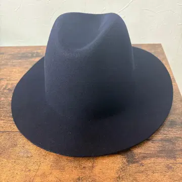 새상품급 A.P.C. 아페쎄 울 햇 모자 네이비