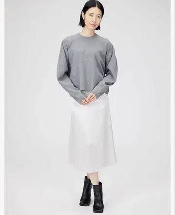 Mila Owen 크루넥 구축 볼륨 슬리브 니트 다크 그레이