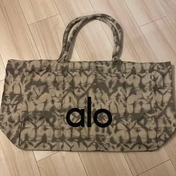[ 미사용 새상품 ] alo 카모플라쥬 토트백