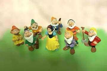 백설공주와 일곱 난쟁이 피규어 8개 세트