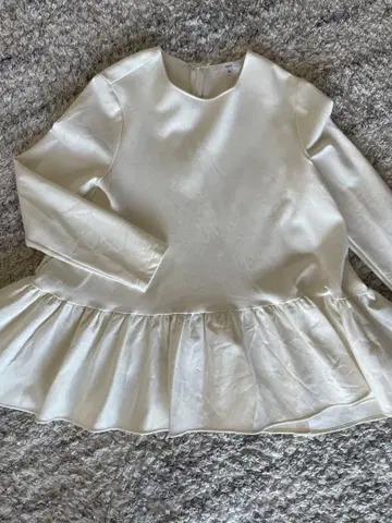 yori 따뜻한 프릴 밑단 긴팔 상의 36