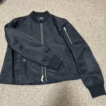 Theory 블랙 점퍼 S 사이즈