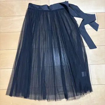 새상품급 Apuweiser-riche 블랙 쉬폰, 샤샤 스커트 왼쪽 리본