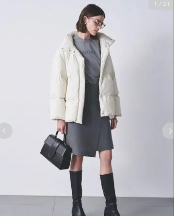 Mila Owen 미라 오웬 후드 부착 프렌치 다운 자켓 화이트