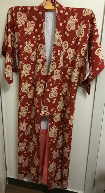 [ 특별 가격 ] 레트로 아름다운 패턴 기모노