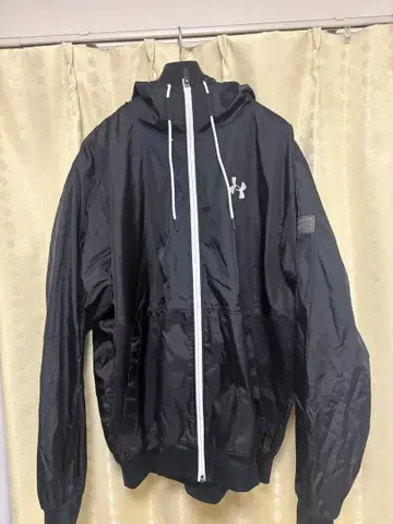 언더아머 윈드 풀 집업 자켓