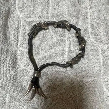 드래곤 모티브 가죽 팔찌