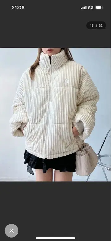 원포인트 로고 자수 스탠드 카라 드로스트 부착 코듀로이 충전솜 블루종