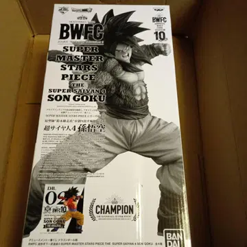 BWFC 10 초사이어인 4 손오공 피규어