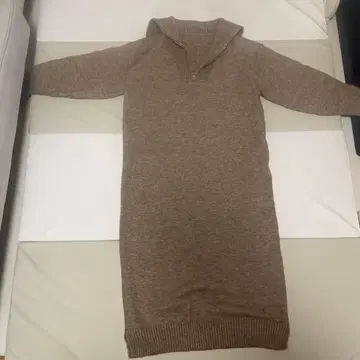 노알 알파카 터치 하프 지퍼 원피스 모카