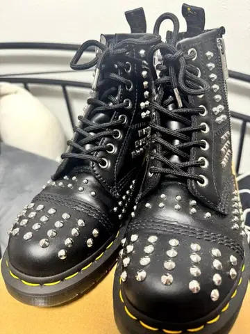 Dr Martens STUDDED 1460 ZIP LEATHER 부츠
