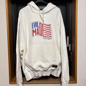 EVILACT 크림 화이트 후드티