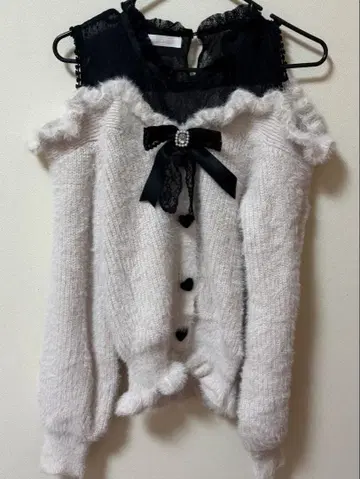 LIZLISA 레이어드 스타일 어깨 트임 니트