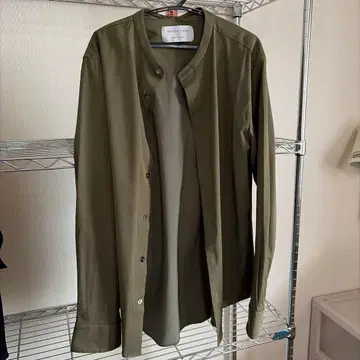 클리닝 완료 올리브색 긴팔 셔츠 united tokyo