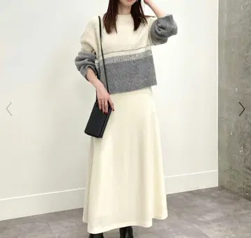 띠어리 럭스 이번 시즌 상품 부클 니트