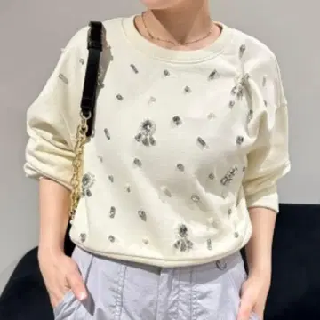 릴리 브라운 캔디 재고 펄 비쥬 맨투맨 펄비쥬