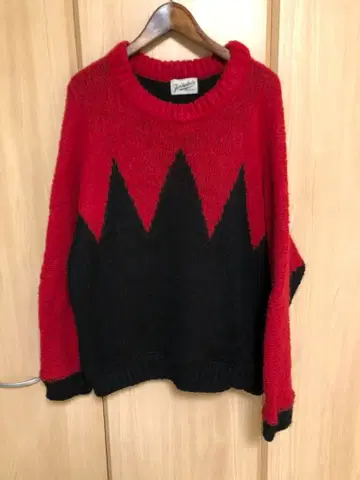 텐더 로인 지그재그 패턴 니트 스웨터