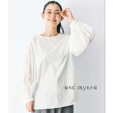 [ and myera ] 볼륨 소매의 상의