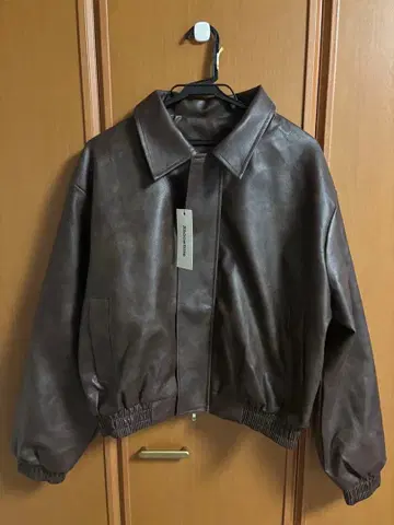 브라운 봄버 자켓 합성 피혁