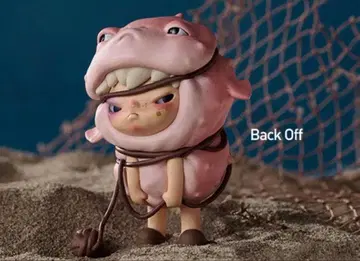 POPMART Hirono / Back Off